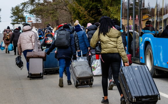 Українці масово виїхали з великого міста: якими будуть наслідки