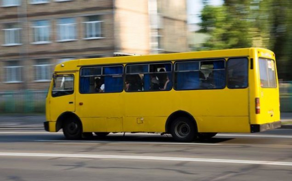 На заході України у маршрутці помер чоловік 