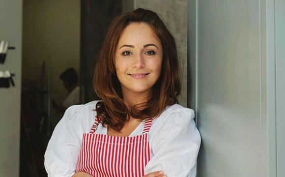 Українська акторка відверто заговорила про вагітність у 48 років