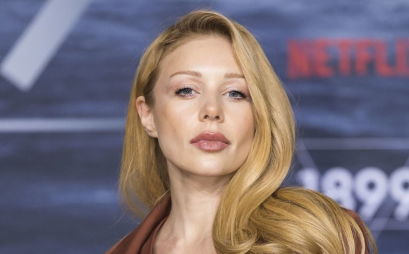 Відому співачку запитали про стосунки з 20-річними хлопцями: яка її відповідь