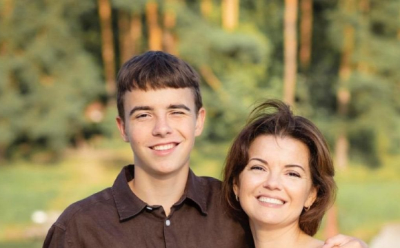 Син відомої української телеведучої пішов на фронт