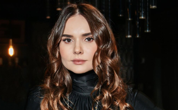 «Було понад 60 опіків»: відомій українській акторці косметолог понівечив обличчя