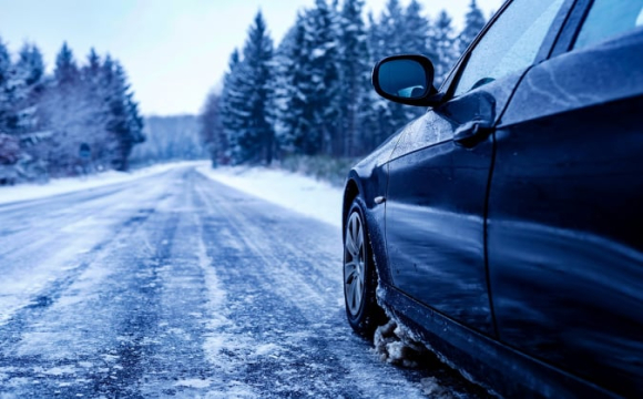 Водіїв в Україні хочуть штрафувати за літню гуму на авто