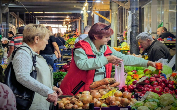 Домашні закрутки і ковбаси під забороною: що не можна буде продавати на базарі
