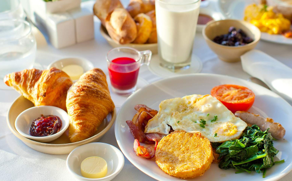 Ці 10 сніданків забирають енергію та виснажують організм