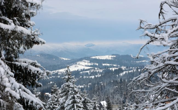 Україну замітає снігом