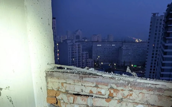 Вночі уламок шахеда РФ влучив у будинок народної депутатки