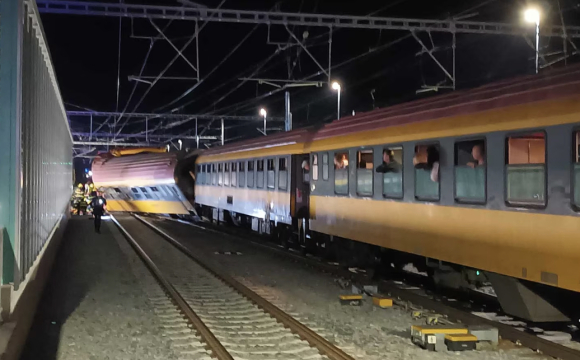 У Чехії поїзд з українцями зіштовхнувся з вантажним: є загиблі