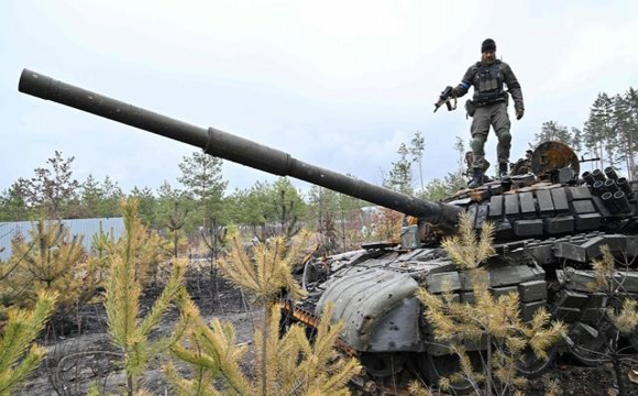 Як українські військові знищують російські танки. ВІДЕО