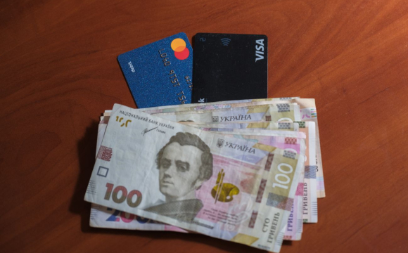 Українців закликали перевірити свої банківські картки: у чому причина
