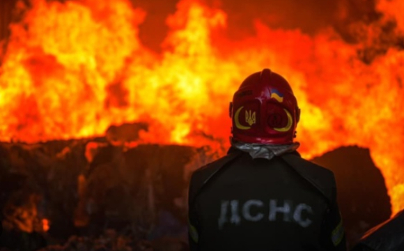 Під час пожежі у будиинку загинула сім'я з маленькою дитиною 