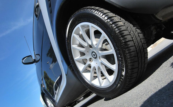 Водіїв в Україні можуть оштрафувати через шини