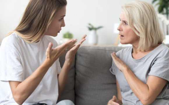 «Бандеры, вы скоро подохнете»: на Заході України переселенці зробили напис на стіні фекаліями