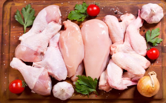 Ціни на курятину в Україні несподівано падають: що буде на свята