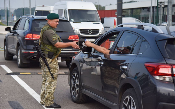 З України за останню добу виїхали 56 тисяч людей