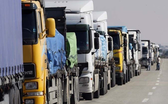 Українські далекобійники залишають вантажівки за кордоном і тікають: у чому причина