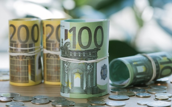 Євро майже по 50: що відбувається з курсом на початку 2026 року