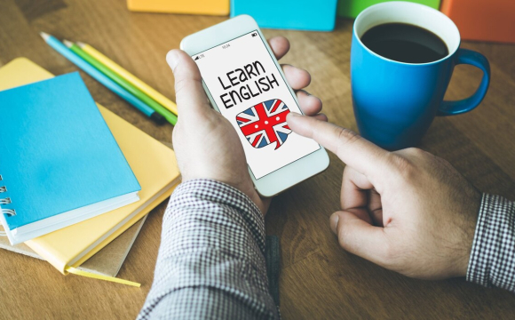 Хто в Україні зобов'язаний володіти англійською мовою