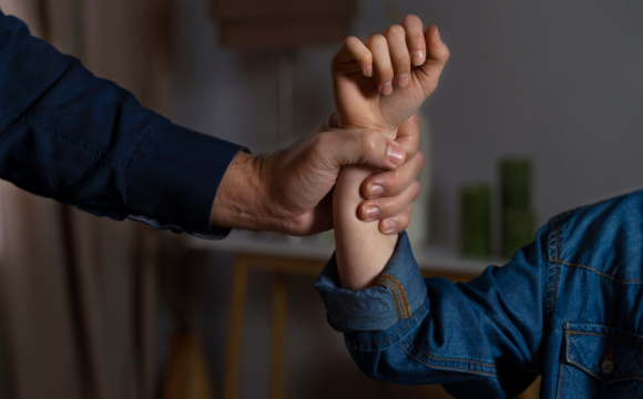 На заході України 60-річний міг згвалтувати підлітка