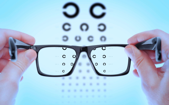 На заході України через дії офтальмологів осліпло 18 людей