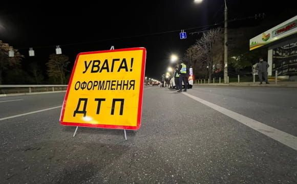 На Волині п’яний водій влетів в паркан: травмувався підліток