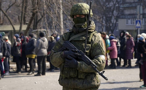 Росіяни повісили жінку у центрі Скадовська. ФОТО