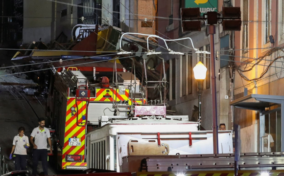 З рейок зійшов фунікулер із людьми всередині: відомо про 15 загиблих