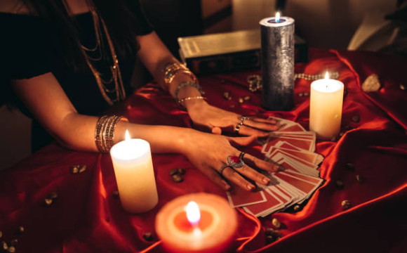 Священник розповів, чому звертатися до гадалок - тяжкий гріх 