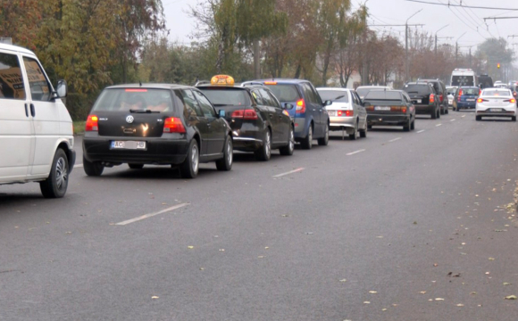Луцьк стоїть у заторах: названі вулиці