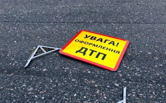 На Волині перекинувся бус: четверо людей постраждали