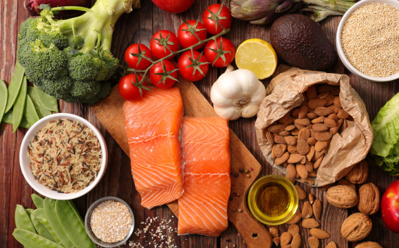 Від цих продуктів обов’язково варто відмовитися перед сном: у чому причина