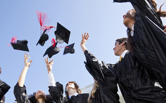 Випускники Волині виїжджають, але не масово: чому українські абітурієнти обирають закордонні виші