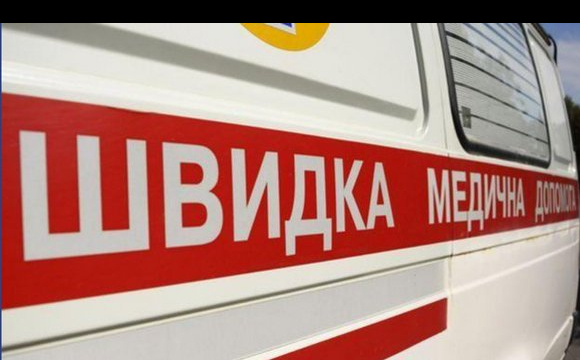 У Рівному 2-річний син штрикнув ножем матір