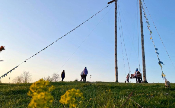 На Волині з'явилася 14-метрова гойдалка: де знаходиться
