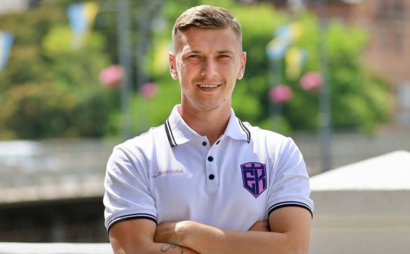 Відомий український футболіст відмовився повертатися в Україну