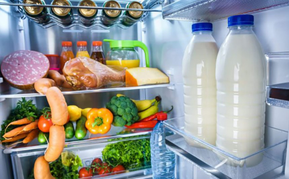 Скільки можна зберігати салати у холодильнику: відповідь зивує