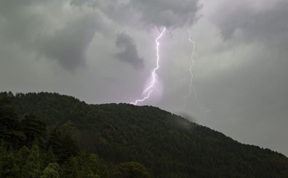 Як відвернути грозу: стародавні ритуали