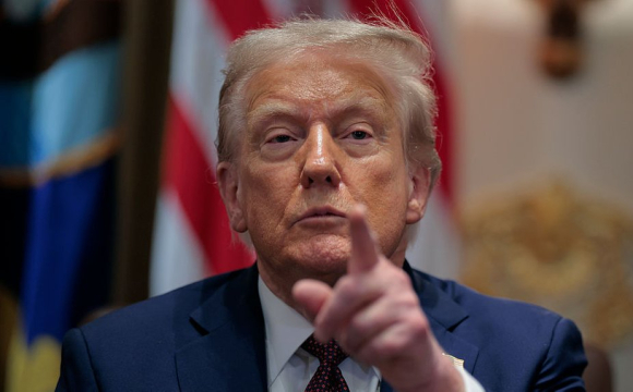 Трамп заявив, що зможе завершити війну в Україні