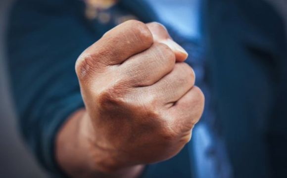 У Волинській області чоловік жорстоко побив сина батогом