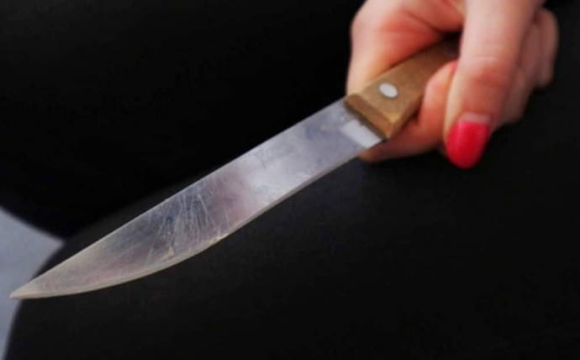 На заході України 15-річна школярка напала з ножем на однокласницю