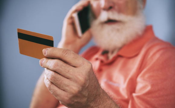 В українців масово зникають пенсійні виплати: у чому причина