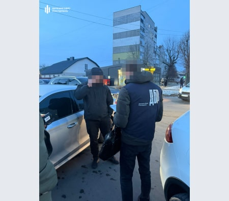 На Волині правоохоронець вимагав гроші у військовозобов’язаних