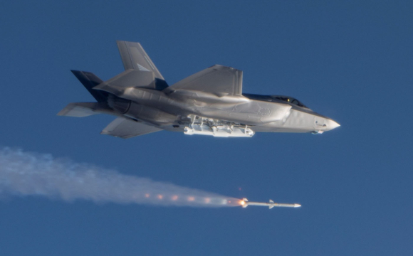 Країни Заходу можуть закрити небо над Україною