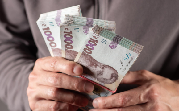Пенсії в Україні зростуть: коли і на скільки підвищать виплати