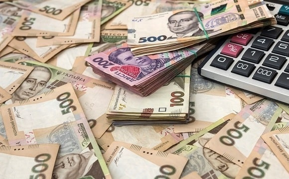 Чи будуть в України гроші на підвищення зарплат