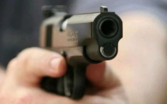 Військовий у СЗЧ посеред дня вистрілив з автомата у 63-річну тещу