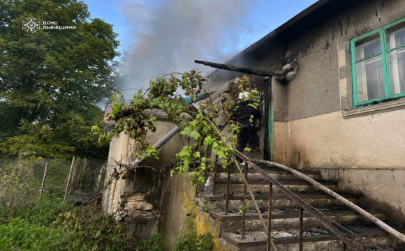 Вогонь охопив оселю за лічені хвилини: пожежа забрала життя чоловіка