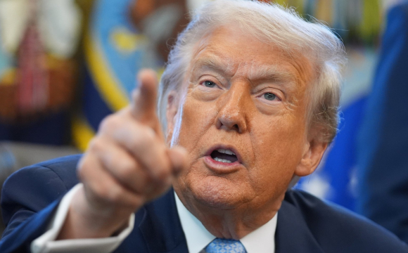 Названо ім'я політика, який хоче «продати Україну»