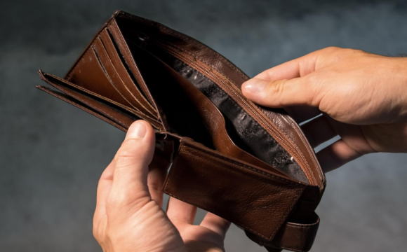 Стало відомо, скільки українців вважають себе бідними