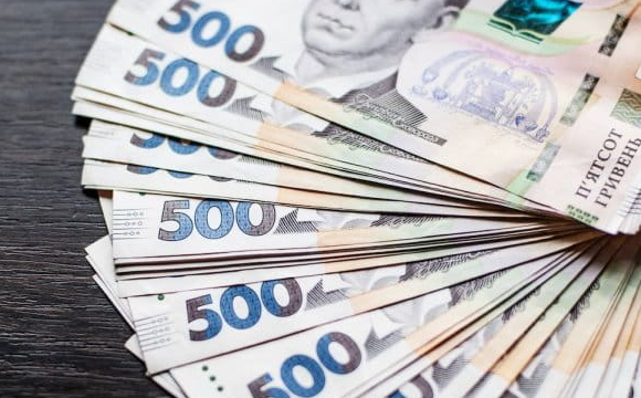 Зарплати, пенсії, долар і ціни на пальне: що зміниться для українців з 1 липня